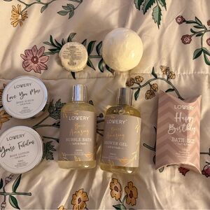 Love Bath Soak & Bubbles Set - Gold and Cream